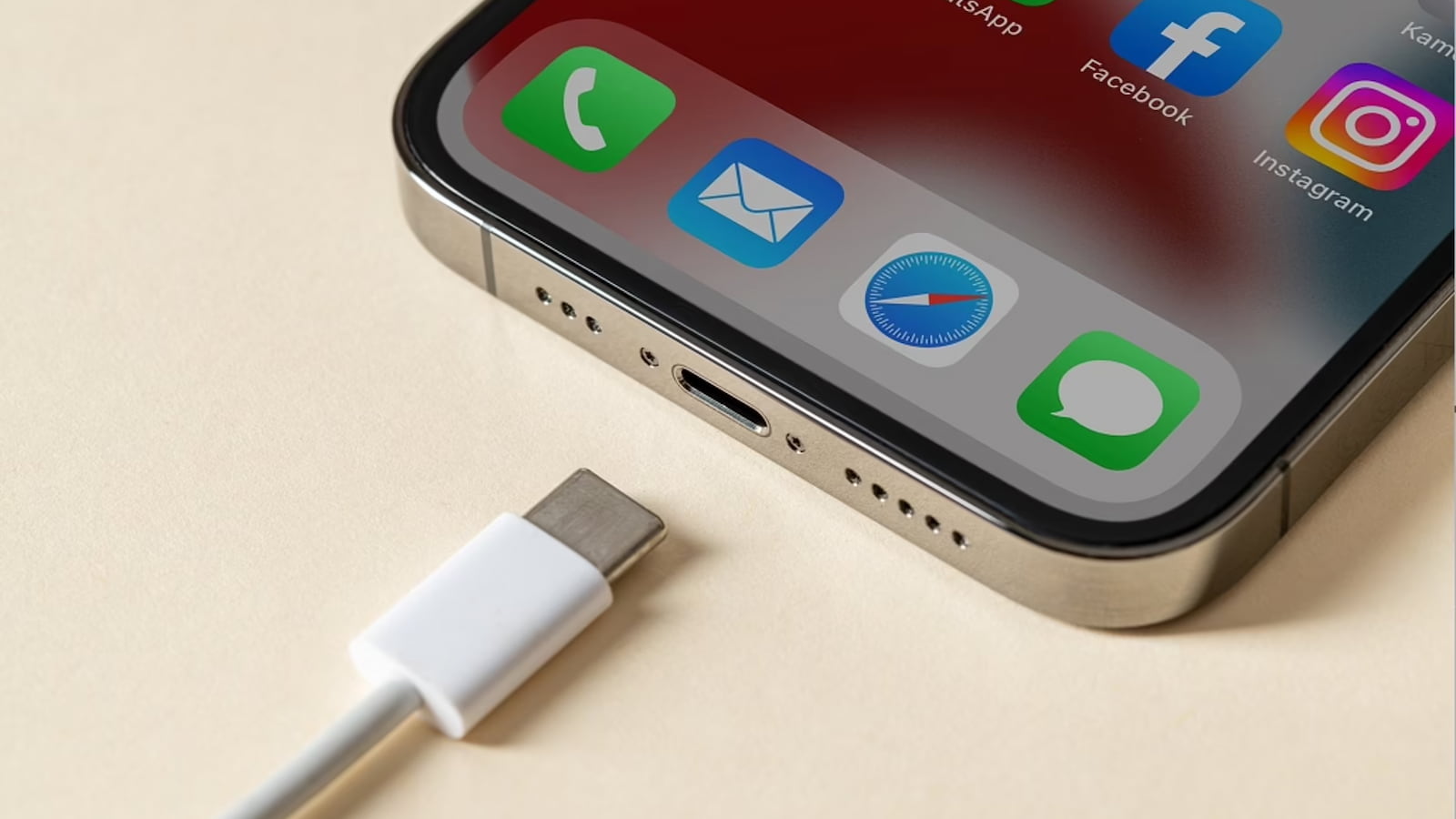چرا ایفون 15 به پورت USB-C مجهز خواهد شد؟