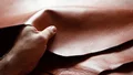 ۶ راهکار قطعی تشخیص چرم طبیعی و مصنوعی